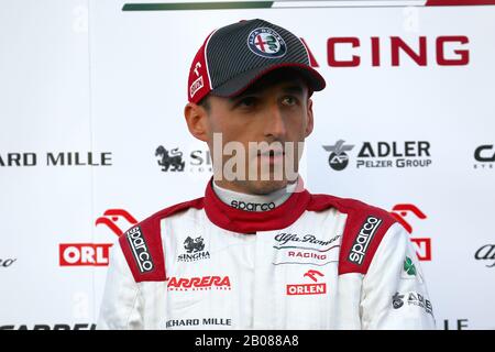 Montmelo, Barcelone - Espagne. 19 février 2020. Robert Kubica d'Alfa Romeo Racing au cours de la première journée de F1 Winter Testing Credit: Marco Canoniero/Alay Live News Banque D'Images