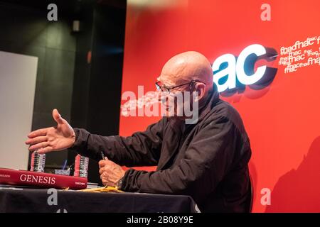 Le 19 février 2020, Lyon, Auvergne-Rhône-Alpes, France-Sebastiao Salgado était à Fnac Bellecour à Lyon pour une séance de signature. Banque D'Images