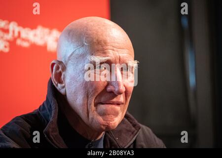 Le 19 février 2020, Lyon, Auvergne-Rhône-Alpes, France-Sebastiao Salgado était à Fnac Bellecour à Lyon pour une séance de signature. Banque D'Images