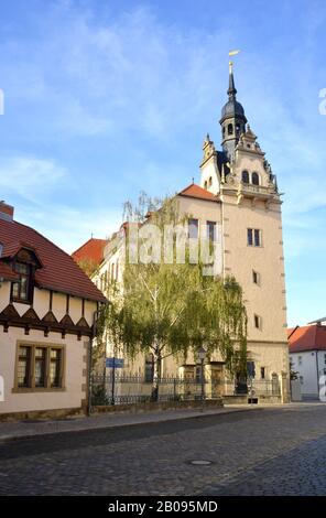 Vue sur la mairie de Bernburg Saale en Allemagne une architecture médiévale, une séance de tir vertical sans personne Banque D'Images