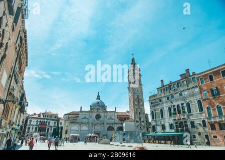 Venise, Italie - 26 mai 2019: Vue de la place italienne été ensoleillé jour Banque D'Images