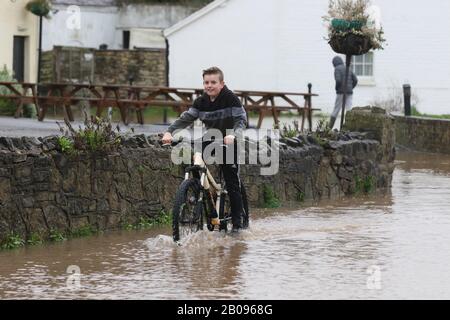 Les inondations à Maisemore dans le Gloucestershire rural après la tempête Dennis ont causé la rupture de la rivière Severn ses banques et inondent de nombreuses communautés rurales dans Banque D'Images