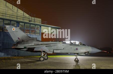 Nuit Shoot de tornades et d'avions jaguar à Raf Cosford. Banque D'Images