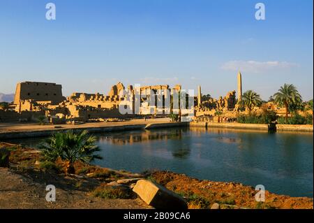 EGYPTE, NIL, LOUXOR, TEMPLE DE KARNAK, LAC SACRÉ Banque D'Images