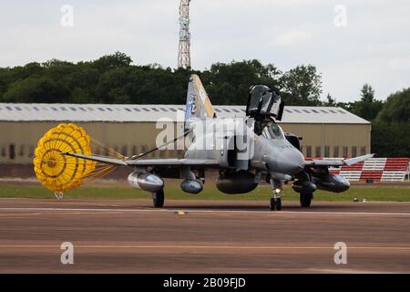 F-4 E Phantom juste après l'atterrissage au RAF Fairford Gloustershire, Royaume-Uni. Prêt pour le RIAT 2017. 338 Sqn de la Force aérienne hellénique. Banque D'Images