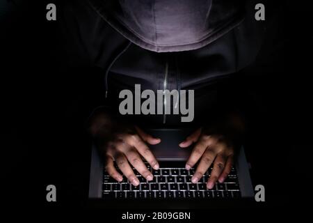 vue de dessus des données d'étanchéité des pirates à capuchon de l'ordinateur portable Banque D'Images