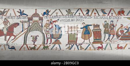 Bayeux Tapestry scène 23 : devant le duc William, Harold touche 2 reliqueries et se sent fealty au duc William. Banque D'Images
