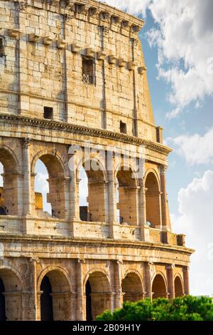 Rome, Italie - Oct 02, 2018 : Le Colisée est le centre touristique de Rome. Vue de la partie Banque D'Images