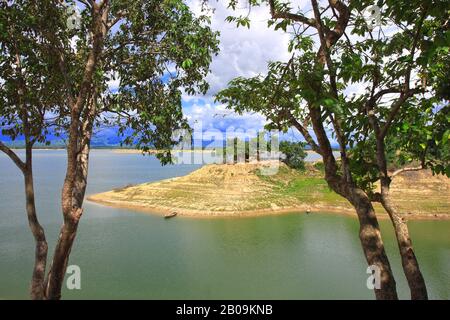 Lac Kaptai À Rangamati. Chittagong, Bangladesh. 2008. Banque D'Images