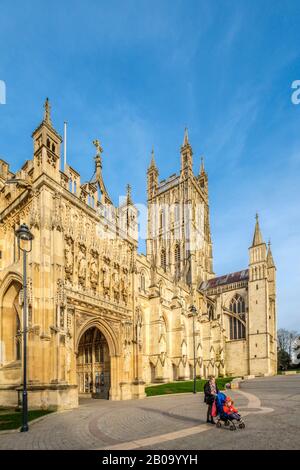 La cathédrale de Gloucester est l'endroit où William le Conquérant a ordonné à Domesday le livre et Henry Vlll a été couronné. Banque D'Images