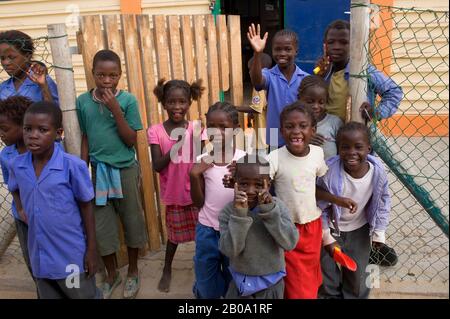 NAMIBIE, SWAKOPMUND, CANTON, PROJET SCOLAIRE ET CENTRE COMMUNAUTAIRE DE LA RDC, ENFANTS Banque D'Images