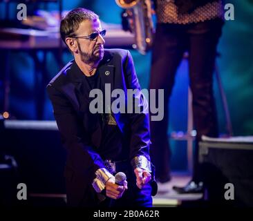 Las VEGAS, NV - 22 novembre : Ringo Starr et son All Starr Band au Pearl at Palms Casino Resort le 22 novembre 2013 à Las Vegas, NV. © RTNKabik / MediaPunch Inc Banque D'Images