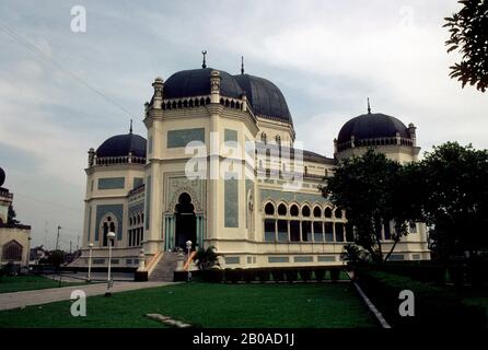 INDONÉSIE, SUMATRA, MEDAN, LA GRANDE MOSQUÉE Banque D'Images