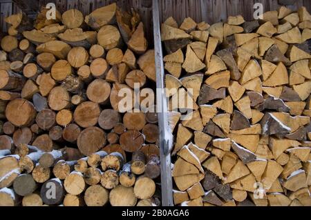 pile de bois de chauffage pour fumer Banque D'Images