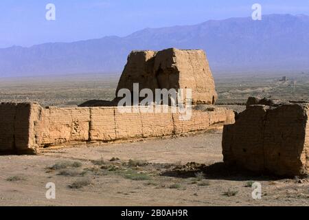 CHINE, PROVINCE DE GANSU, PRÈS DE SHANDAN, SEMI-DÉSERT, RESTE DE GRAND MUR, TOUR DU SIGNAL Banque D'Images