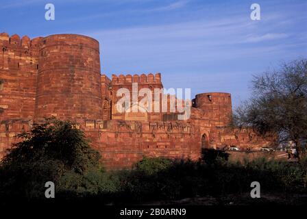 INDE, AGRA, FORT, MURS DE GRÈS ROUGE Banque D'Images