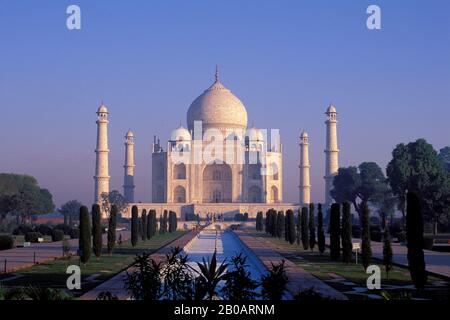 30062225-309 INDE, AGRA, TAJ MAHAL, CONSTRUIT PAR SHAH JAHAN POUR SA FEMME, MUMTAZ MAHAL, 1632-1659 Banque D'Images