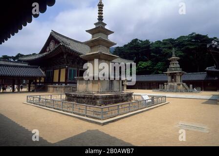 CORÉE DU SUD, PRÈS DE PUSAN, KYONGJU, TEMPLE PULGUKASA (BOUDDHISTE), 6ÈME SIÈCLE Banque D'Images