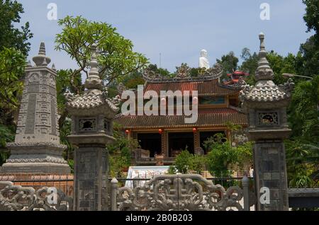 VIETNAM, NHA TRANG, LONGUE PAGODE DE FILS Banque D'Images