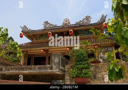 VIETNAM, NHA TRANG, LONGUE PAGODE DE FILS Banque D'Images