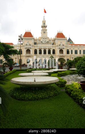 VIETNAM, SAIGON (VILLE DE HO CHI MINH), HÔTEL DE VILLE, STYLE COLONIAL FRANÇAIS Banque D'Images