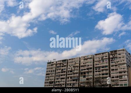 Hong Kong - 12 janvier 2020 : Man Wah Sun Chuen, l'un des plus anciens logements privés de Hong Kong construits dans les années 1960 Banque D'Images