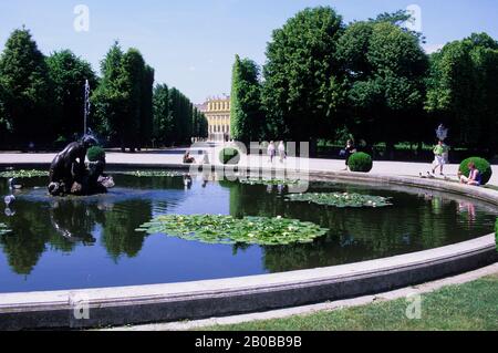 AUTRICHE, VIENNE, PALAIS (SCHLOSS) SCHOENBRUNN, PARC, FONTAINE Banque D'Images