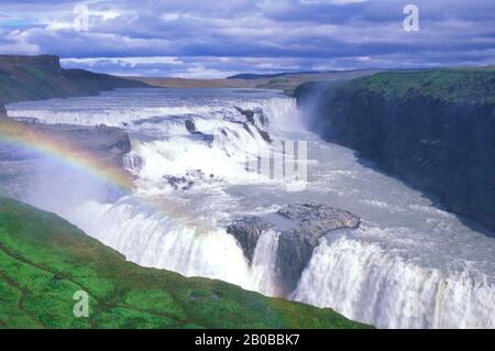 ISLANDE, PRÈS DE REYKJAVIK, CASCADE DE GULLFOSS, RAINBOW Banque D'Images