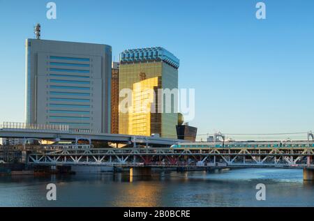 Tour Des Brasseries Asahi Et Rivière Sumida, Tokyo, Japon Banque D'Images