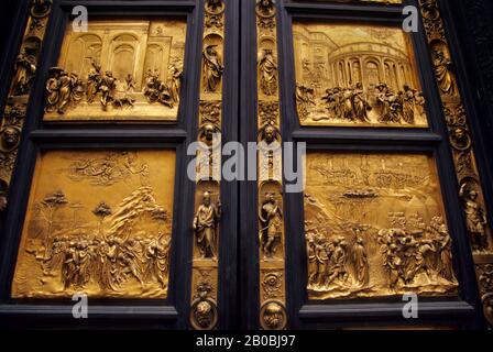 ITALIE, FLORENCE, CATHÉDRALE DE SANTA MARIA DEL FIORE (DUOMO), BAPTISTÈRE, PORTE DU PARADIS Banque D'Images