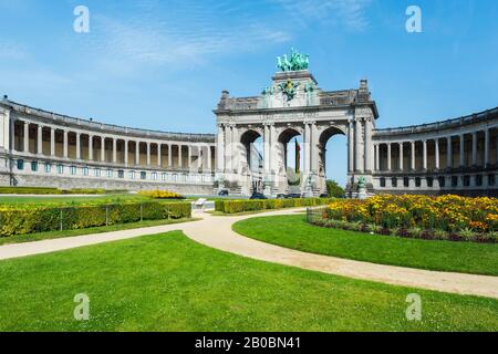 Triple Arch monument au Parc du Cinquantenaire, Bruxelles, Brabant, Belgique Banque D'Images