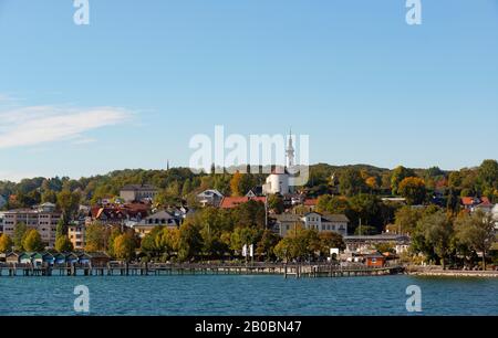 Starnberg Avec L'Église Saint-Joseph, Le Lac Starnberg, Fuenfseenland, Haute-Bavière, Bavière, Allemagne Banque D'Images