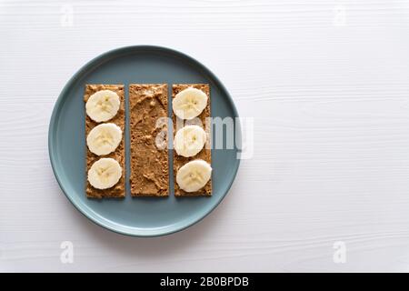 Toast au beurre d'arachide avec banane Banque D'Images