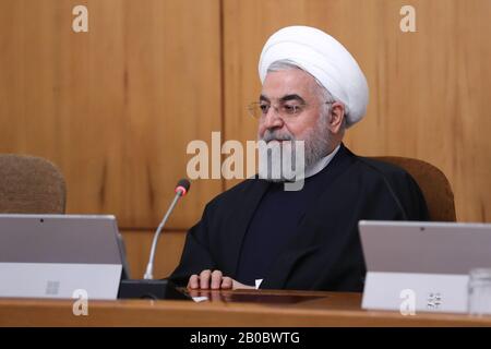 Téhéran, Iran. 19 février 2020. Le président iranien HASSAN ROUHANI prononce ses remarques sur les sanctions américaines après la réunion du conseil des ministres à Téhéran, en Iran, le 19 février 2020. Crédit : Présidence Iranienne/Zuma Wire/Alay Live News Banque D'Images