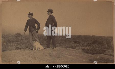 Artiste inconnu, Photographie: Winslow Homer, son chien Sam, et son père Charles Savage Homer,..., 1890-1895, photographie, 3 7/8 po. X 7 po. (9,84 cm x 17,78 cm) Banque D'Images