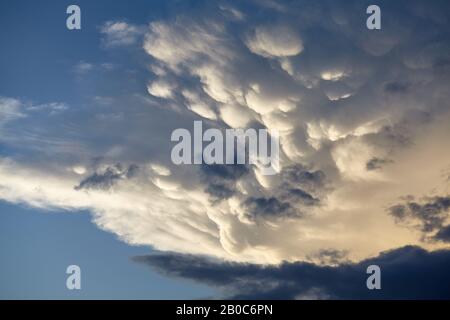 Photo d'un paysage de nuages. Banque D'Images