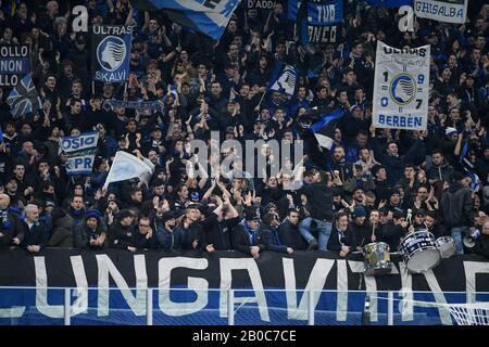 Milan, Italie. 19 février 2020. Les partisans d'Atalanta lors du match de 16 de la Ligue des Champions de l'UEFA entre Atalanta et Valence à Stadio San Siro, Milan, Italie, le 19 février 2020. Photo De Giuseppe Maffia. Crédit: Uk Sports Pics Ltd/Alay Live News Banque D'Images