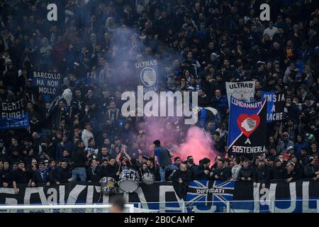 Milan, Italie. 19 février 2020. Les partisans d'Atalanta lors du match de 16 de la Ligue des Champions de l'UEFA entre Atalanta et Valence à Stadio San Siro, Milan, Italie, le 19 février 2020. Photo De Giuseppe Maffia. Crédit: Uk Sports Pics Ltd/Alay Live News Banque D'Images