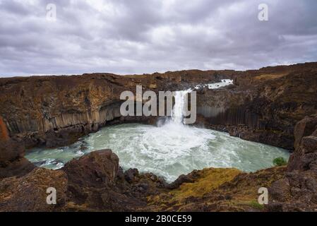 Cascades d'Aldeyjarfoss dans le nord de l'Islande Banque D'Images