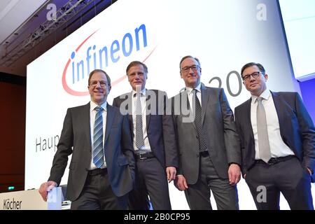 V.li:Dr Reinhard Ploss (Président de la direction), Jochen Hanebeck (membre de la direction et Directeur des opérations), Helmut Gassel (membre de la direction et du directeur marketing), Sven Schneider (CFO) INFINEON Technologies AG, Assemblée générale annuelle le 20 février 2020 à l'ICM de Munich. | utilisation dans le monde entier Banque D'Images