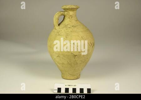 Bol avec oreille, faïence. Collage de la couche supérieure sur l'ensemble de l'objet, des parties de la couche supérieure sont manquantes., Jug, faïence, h: 24 cm, diam: 15 cm, roman, Pays-Bas, Gueldre, Nimègue, Nimègue, Hees Banque D'Images