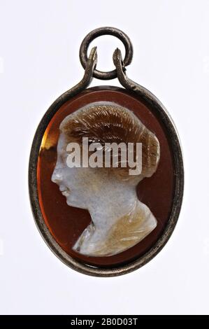 VZ: Buste de la femme et profil à gauche, cheveux à l'arrière de la tête, draperie, cameo, sardonyx, 3 couches, couleur: Brun Banque D'Images