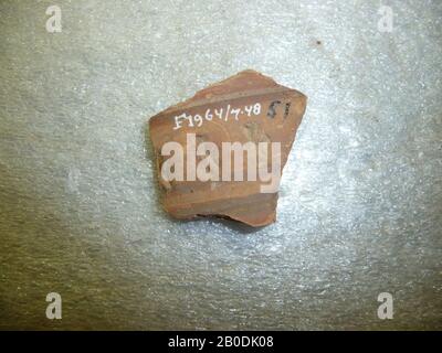 Shard, beige, motif bande, ancres, estampillé, marron, bol à fragments, orange, motifs floraux ?, marron foncé rouge, châle, faïence, 11 x 2 cm, Période de la Meroitische, A.D. du 2ème-4ème siècle, Egypte Banque D'Images