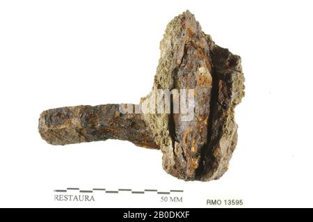 Pays-Bas Moyen âge, partie de clou, fer, 7,0 x 6,5 cm, x, Pays-Bas, Utrecht, Wijk bij Duurstede, Wijk bij Duurstede, Dorestad Banque D'Images