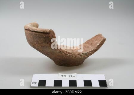 Vieille Europe, bol, fragment, faïence, paroi rugueuse, 7,2 x 14,2 x 11,5 cm, romaine, Allemagne, Trèves Banque D'Images