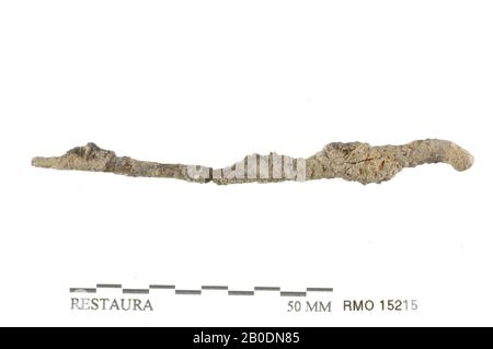 Pays-Bas Moyen âge, partie de pin, fer, 8,3 x 0,3 cm, x, Pays-Bas, Utrecht, Wijk bij Duurstede, Wijk bij Duurstede, Dorestad Banque D'Images