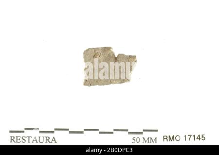 Pays-Bas Moyen âge, fragment de plaque, plomb, 1,8 x 1,3 cm, x, Pays-Bas, Utrecht, Wijk bij Duurstede, Wijk bij Duurstede, Dorestad Banque D'Images