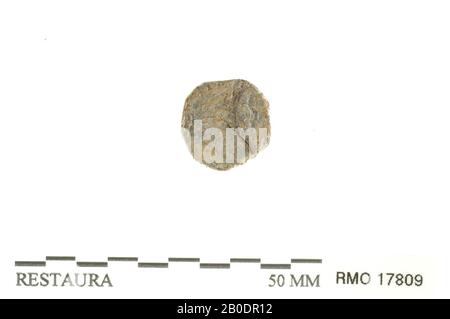 Pays-Bas Moyen âge, fragment de plaque, plomb, 1,6 x 1,5 cm, x, Pays-Bas, Utrecht, Wijk bij Duurstede, Wijk bij Duurstede, Dorestad Banque D'Images