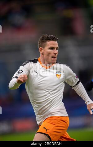 Kevin Gameiro (Valencia CF) lors du match de 16 de la Ligue des Champions De L'Uefa entre Atalanta 4-1 Valencia CF au stade Giuseppe Meazza le 19 février 2020 à Milan, en Italie. Crédit: Maurizio Borsari/Aflo/Alay Live News Banque D'Images