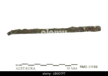Pays-Bas Moyen âge, partie de pin ?, fer, 7,5 x 0,5 cm, x, Pays-Bas, Utrecht, Wijk bij Duurstede, Wijk bij Duurstede, Dorestad Banque D'Images